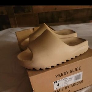 Adidas Yeezy Slide Sandal Size 4 Adidas Yeezy Desert Sand Slide